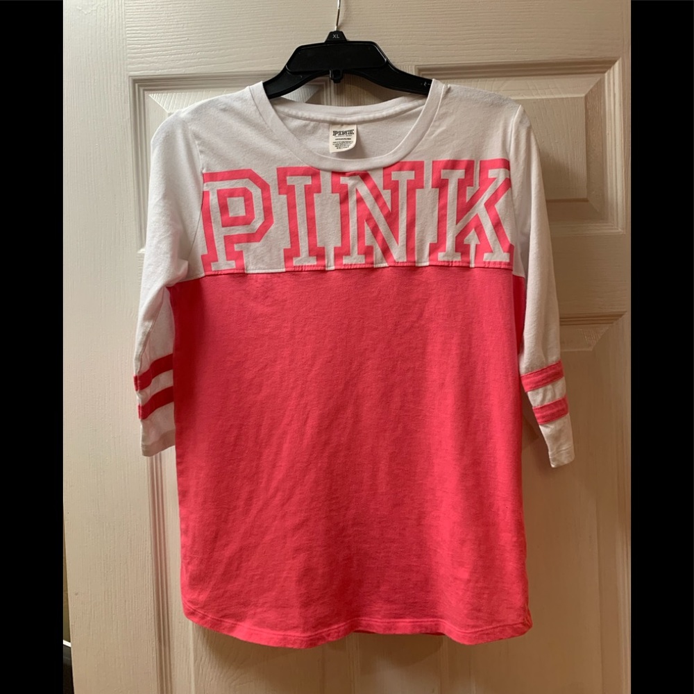 Pink VS short sleeve T-shirt.